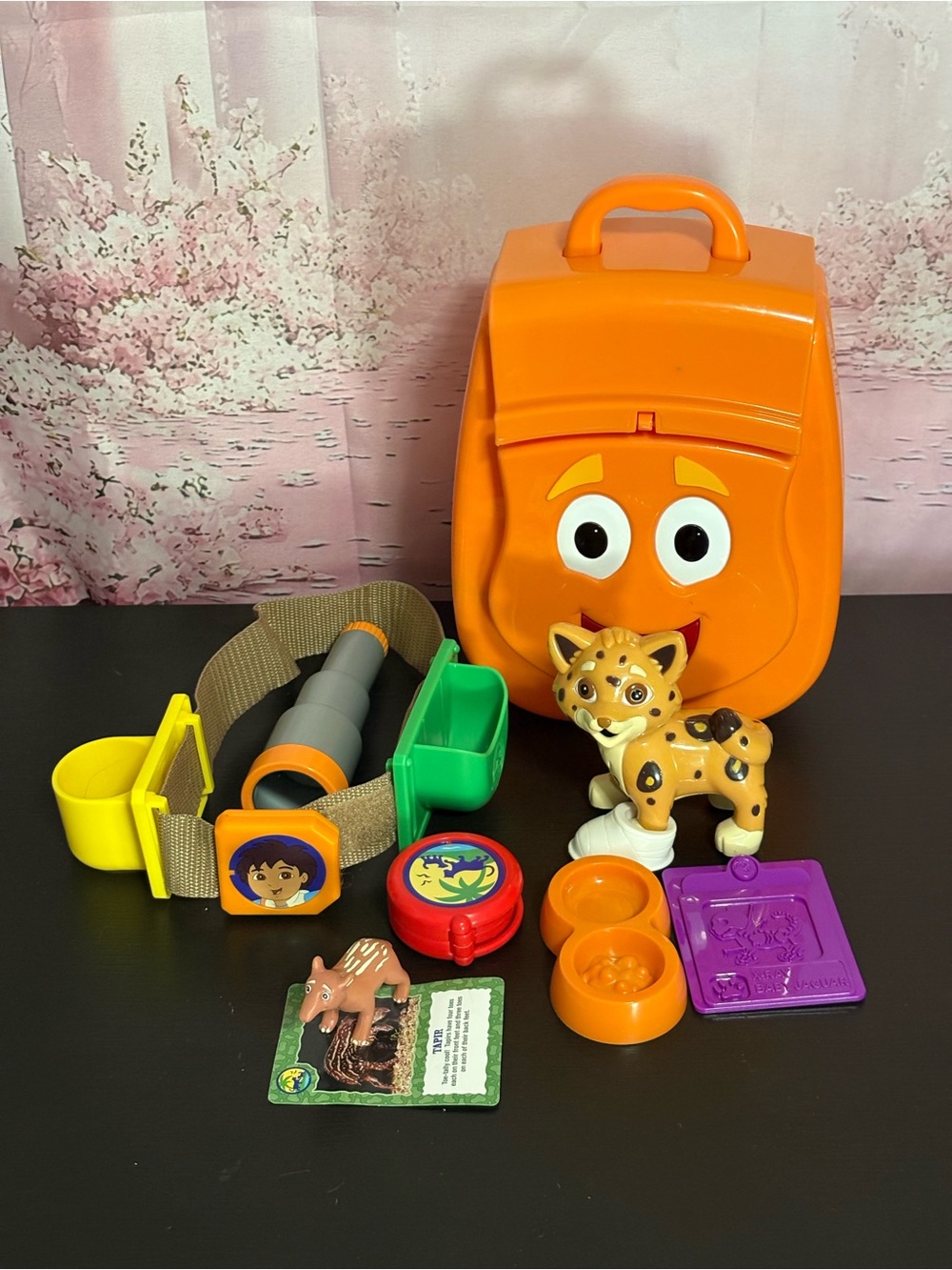 Vintage Go Diego Rescue pack and gadget belt. Rescue pack does not work. PO